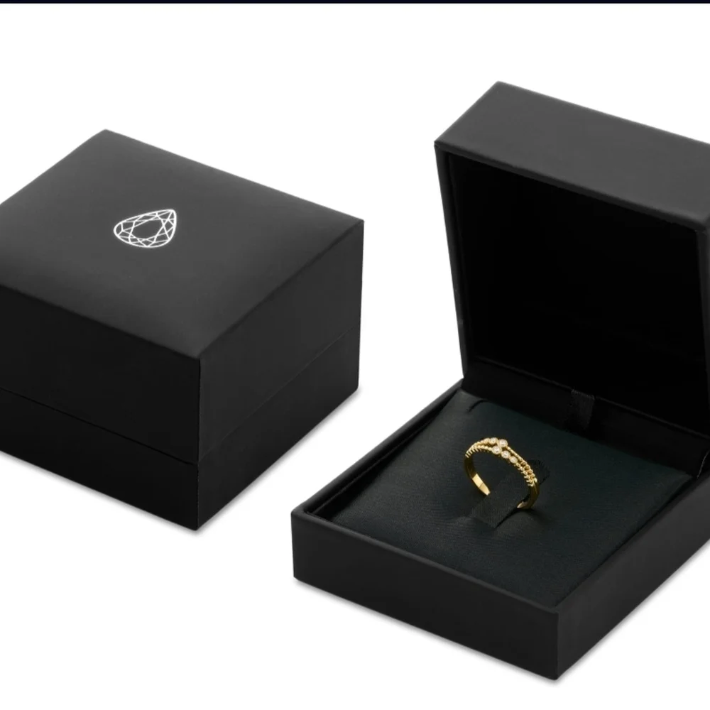 Dotting Dews Ring Size 7, Gold Plated, CZ Tiered Norris Ring. NWT!